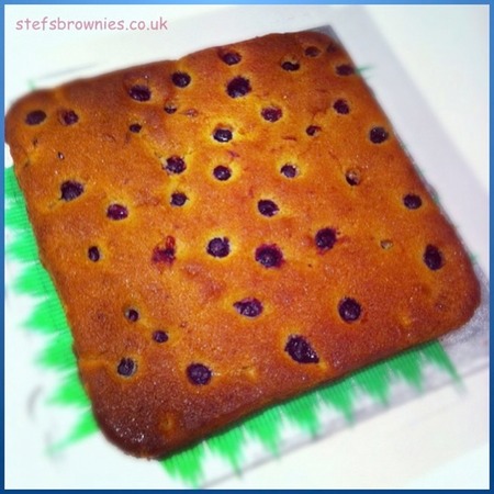 Yumi - £24 - Blueberry Lemon Drizzle