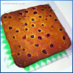 Yumi - £24 - Blueberry Lemon Drizzle